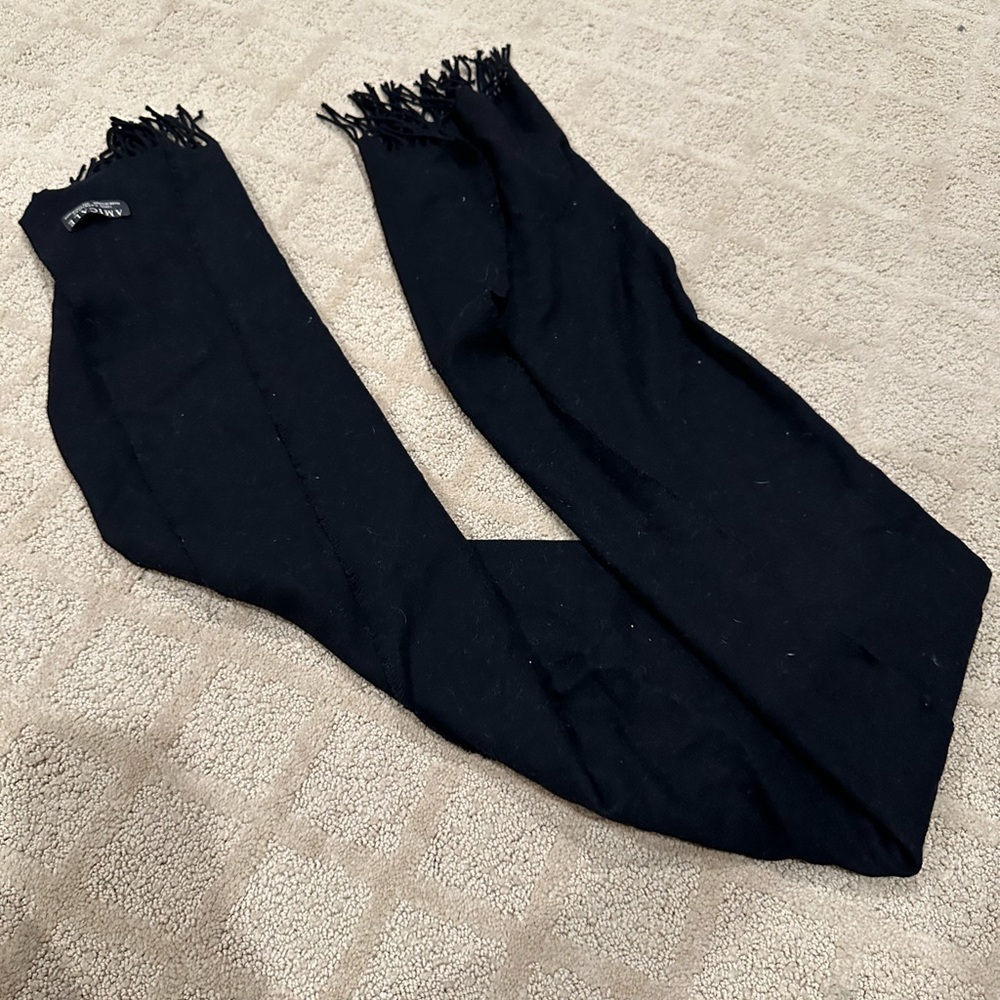 Amicale cashmere scarf